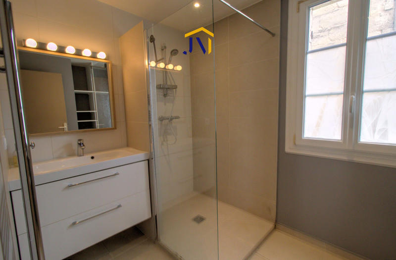 Appartement - 84 m² - 4 pièces