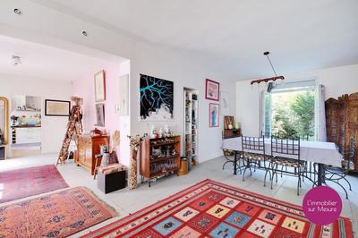 Villa - 230 m² - 8 pièces