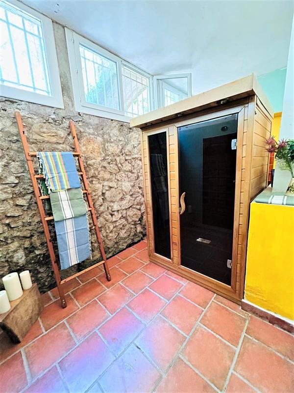 Maison - 195 m² - 8 pièces