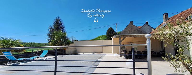 Maison - 280 m² - 11 pièces