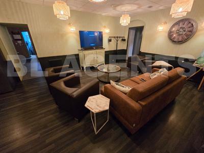 Maison - 637 m² - 20 pièces