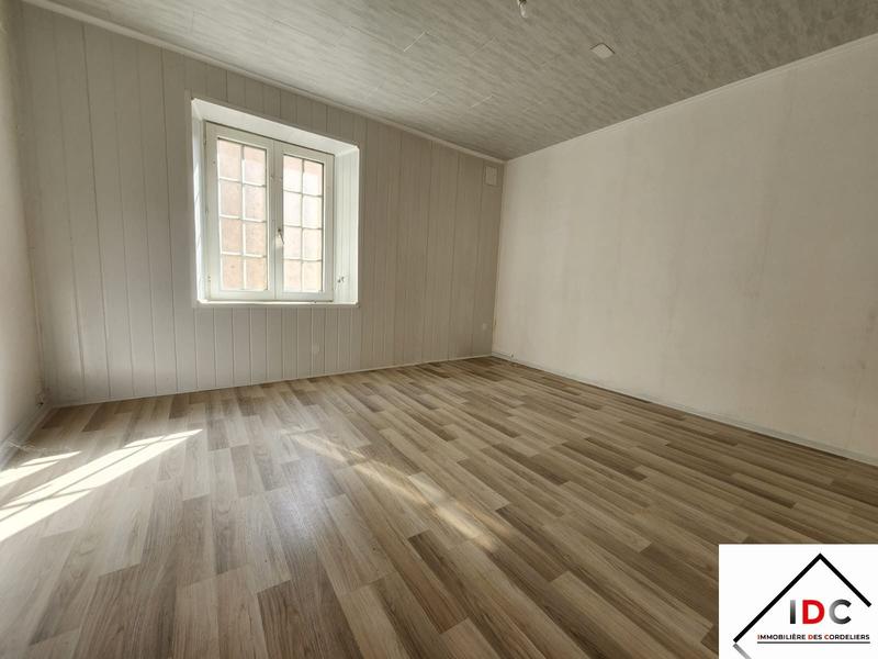 Maison - 250 m² - 9 pièces