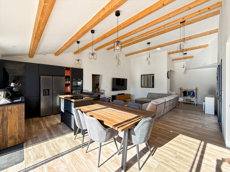 Maison - 150 m² - 6 pièces