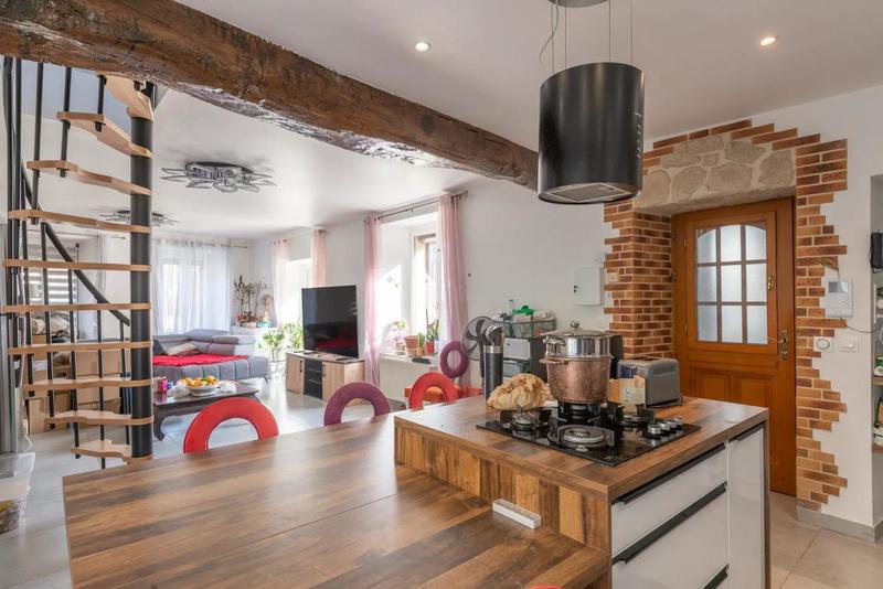 Maison - 155 m² - 8 pièces