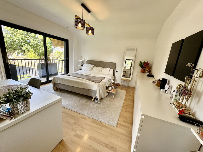 Maison - 311 m² - 8 pièces