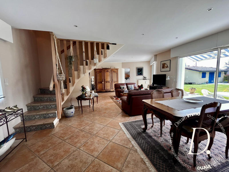 Maison - 142 m² - 6 pièces