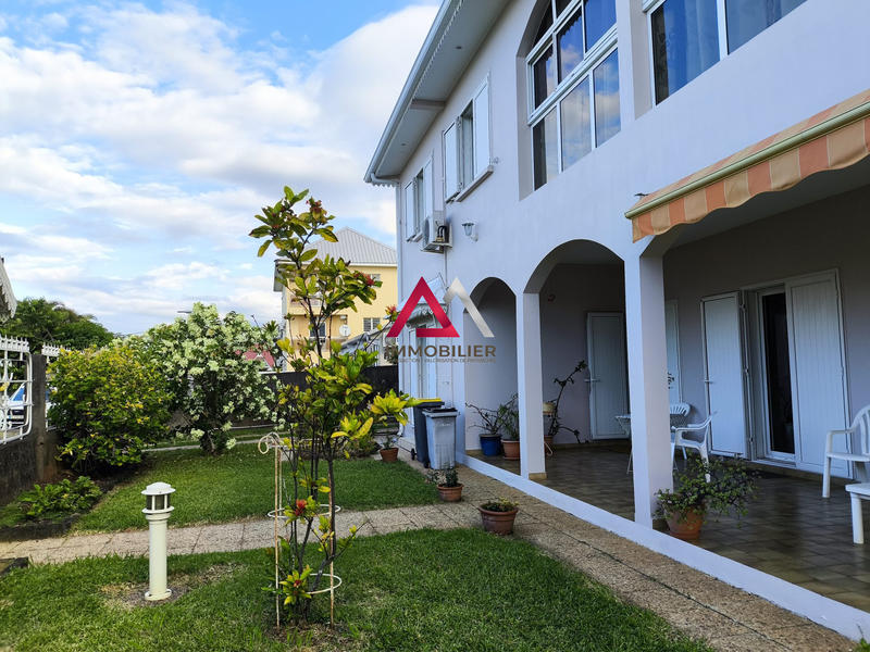 Villa - 231 m² - 9 pièces