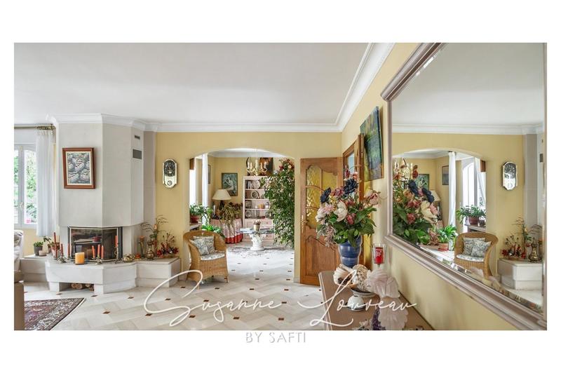 Villa - 215 m² - 9 pièces