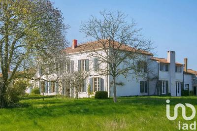 Maison - 487 m² - 13 pièces