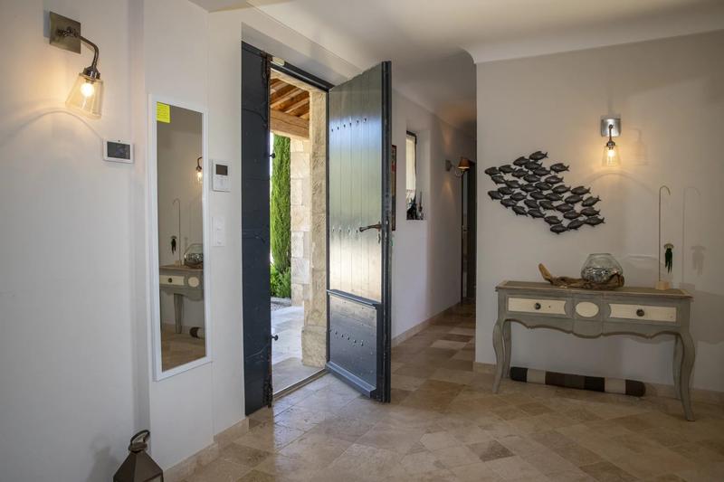 Maison - 240 m² - 9 pièces