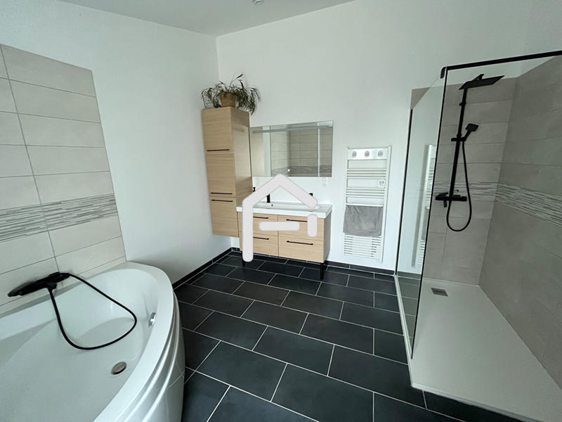 Maison - 104 m² - 6 pièces