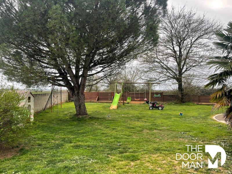 Maison - 180 m² - 6 pièces