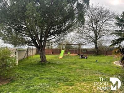 Maison - 180 m² - 6 pièces