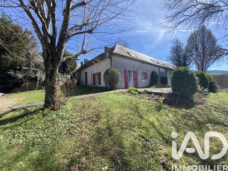 Maison - 253 m² - 10 pièces