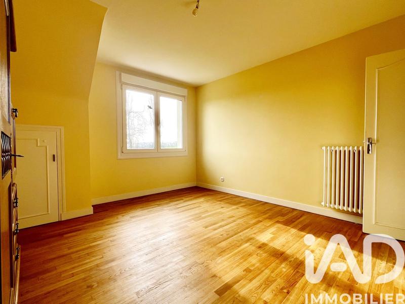 Maison - 201 m² - 10 pièces