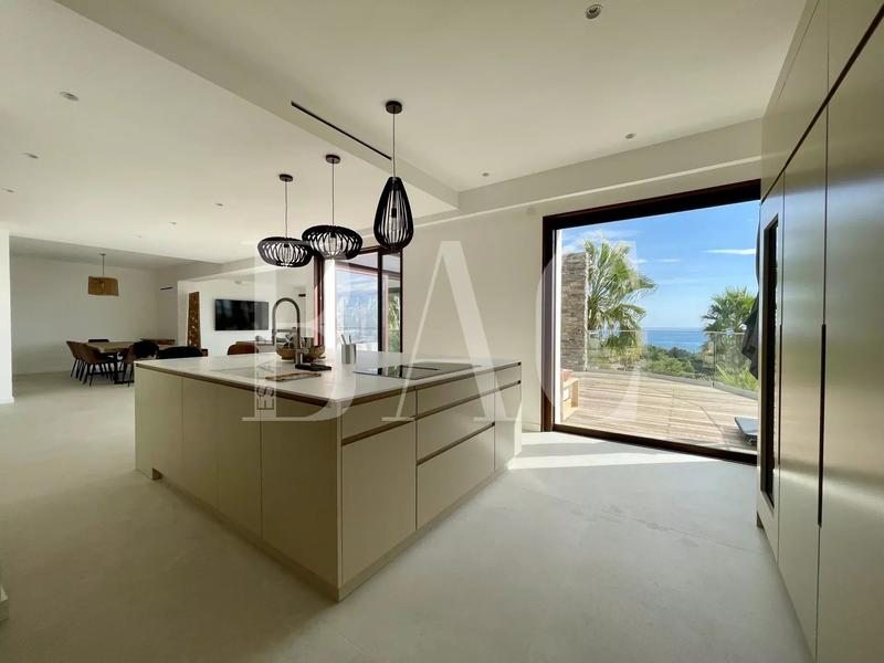 Villa - 400 m² - 11 pièces