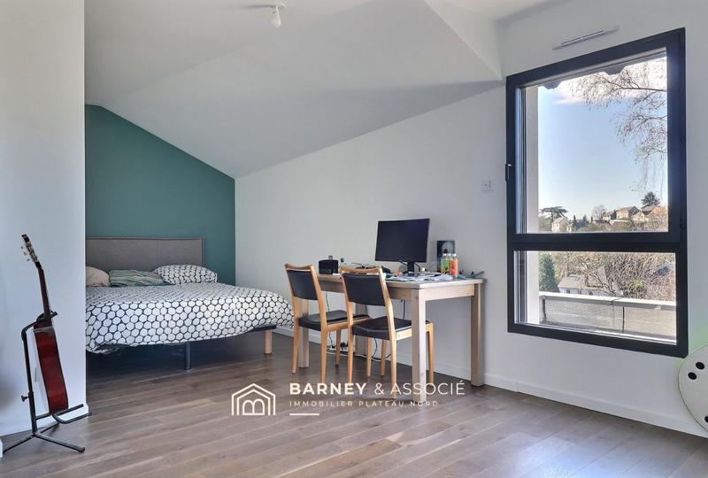 Maison - 220 m² - 7 pièces