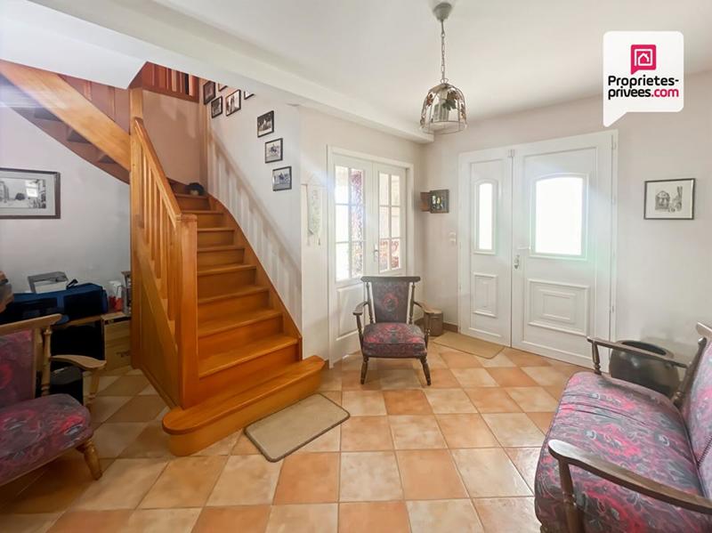 Maison - 221 m² - 8 pièces