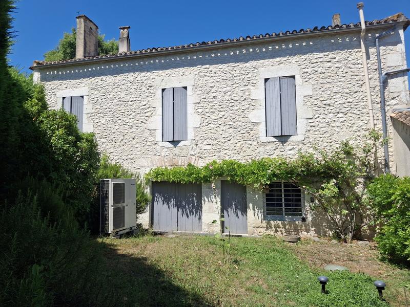Maison traditionnelle - 161 m² - 6 pièces