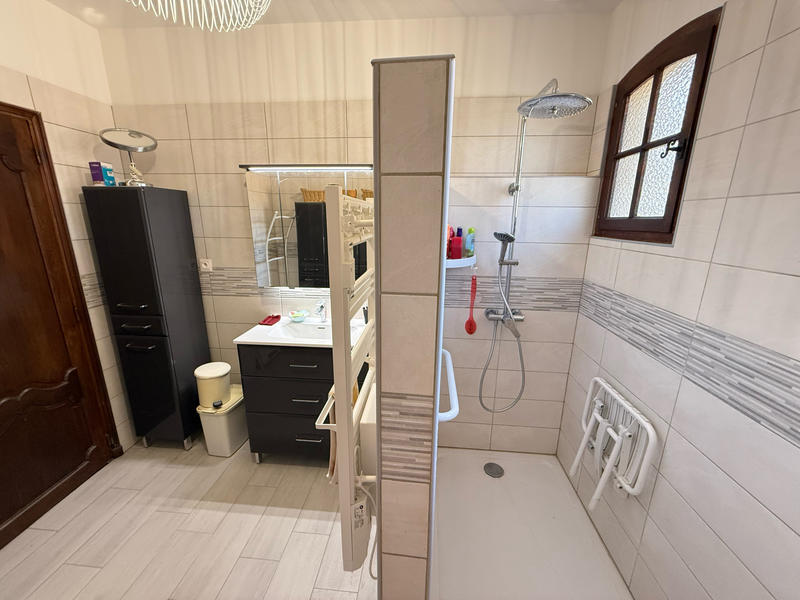 Maison - 230 m² - 8 pièces