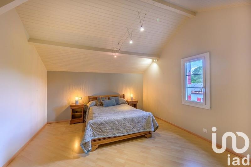 Maison - 250 m² - 9 pièces