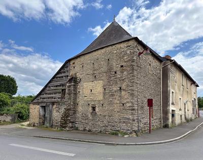 Maison - 242 m² - 4 pièces