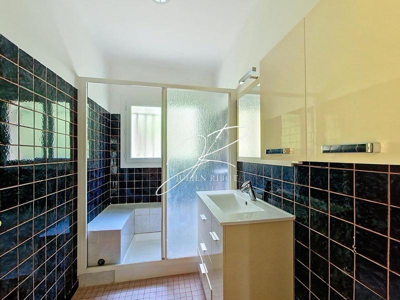 Maison - 183 m² - 8 pièces