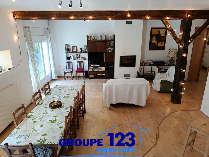 Maison - 203 m² - 5 pièces
