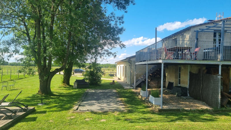 Maison - 268 m² - 8 pièces