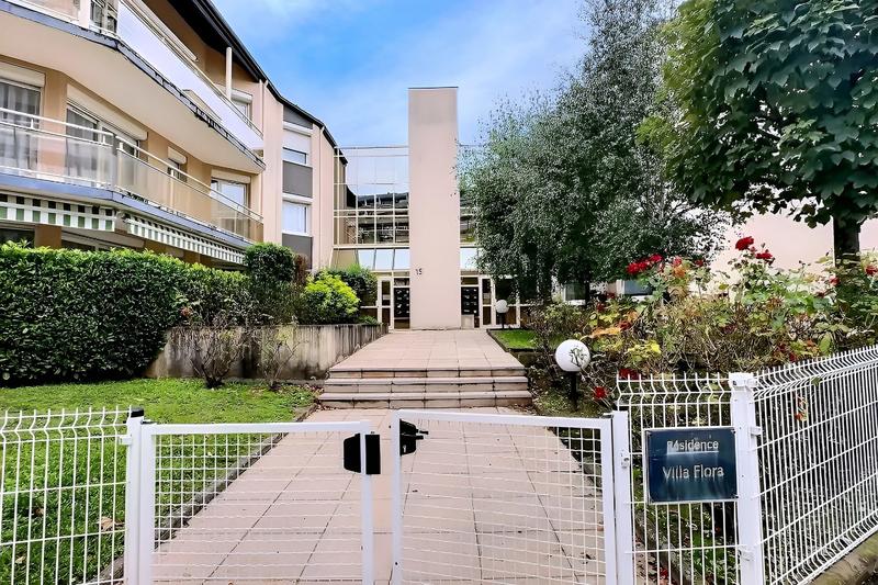 Appartement - 99 m² - 5 pièces