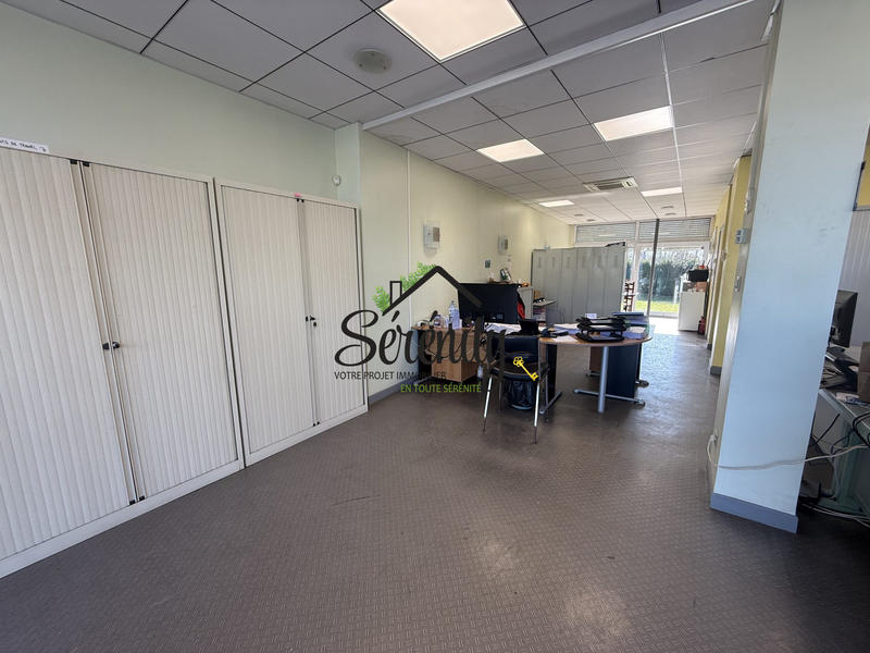 Parking / Garage - 190 m²