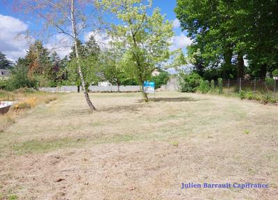 Terrain constructible - 1 028 m²