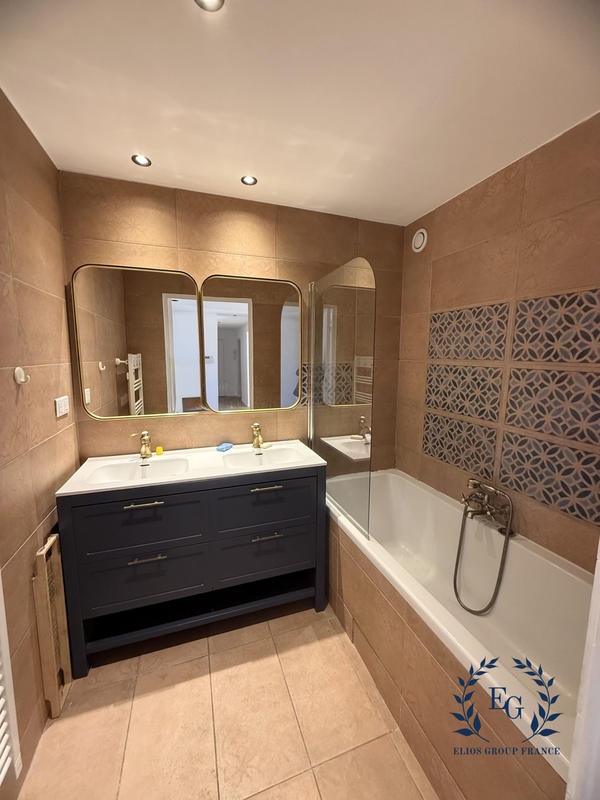 Appartement - 90 m² - 4 pièces