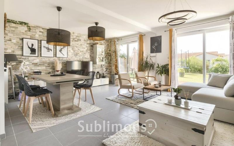 Maison traditionnelle - 95 m² - 4 pièces