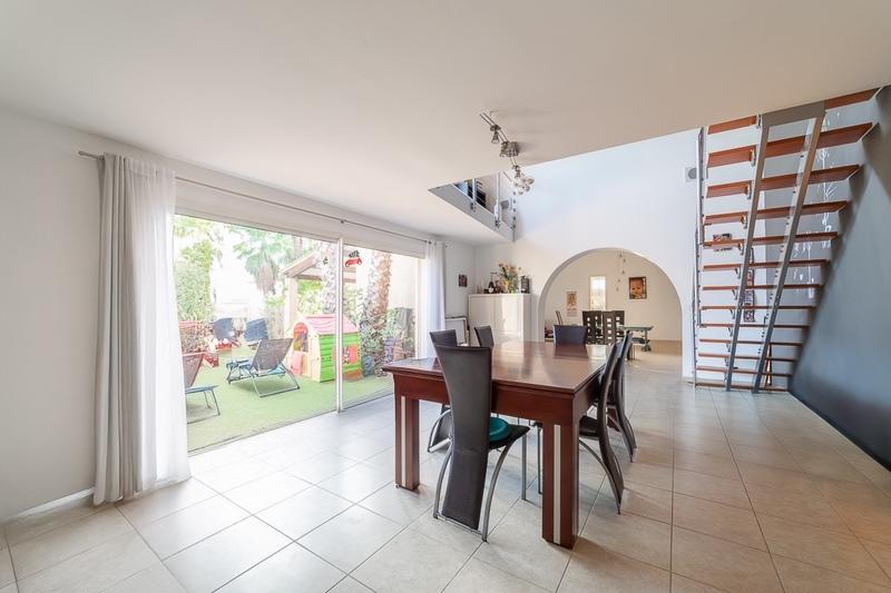 Villa - 230 m² - 6 pièces