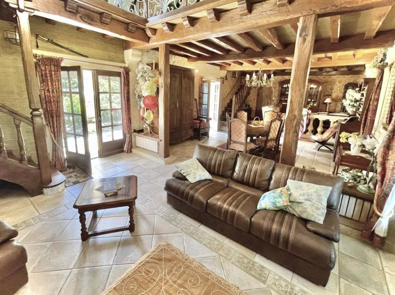 Demeure - 491 m² - 16 pièces