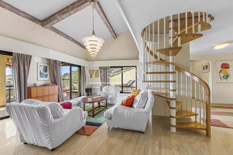 Appartement - 159 m² - 5 pièces