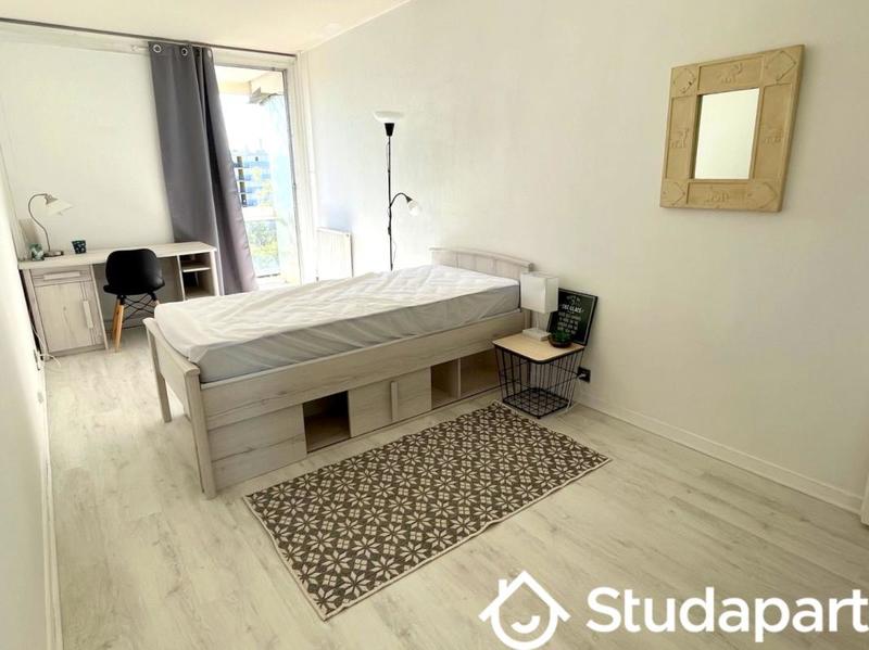Chambre - 11 m² - 1 pièce