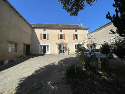 Maison - 240 m² - 8 pièces