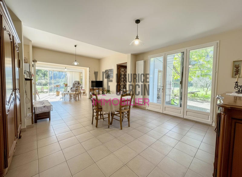 Maison - 177 m² - 7 pièces