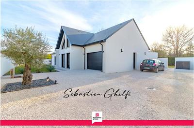 Maison - 182 m² - 8 pièces