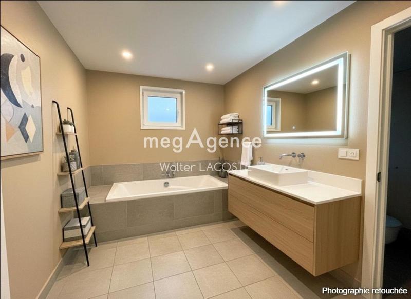 Maison traditionnelle - 179 m² - 6 pièces