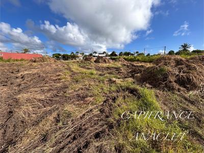 Terrain constructible - 698 m²