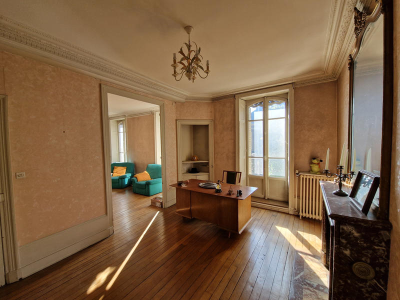 Appartement - 125 m² - 6 pièces