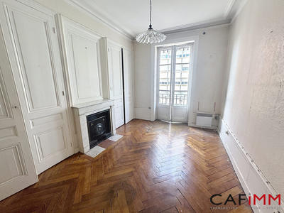 Appartement - 77 m² - 3 pièces