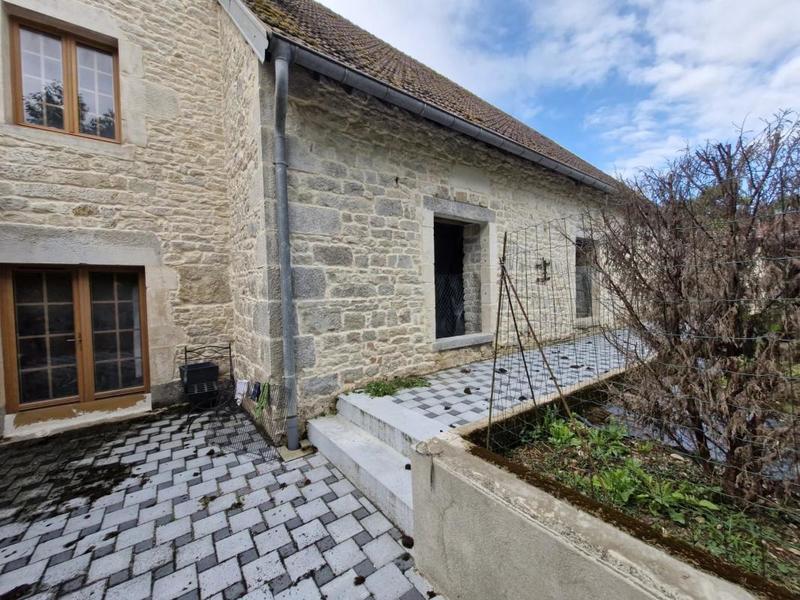 Maison de village - 210 m² - 9 pièces