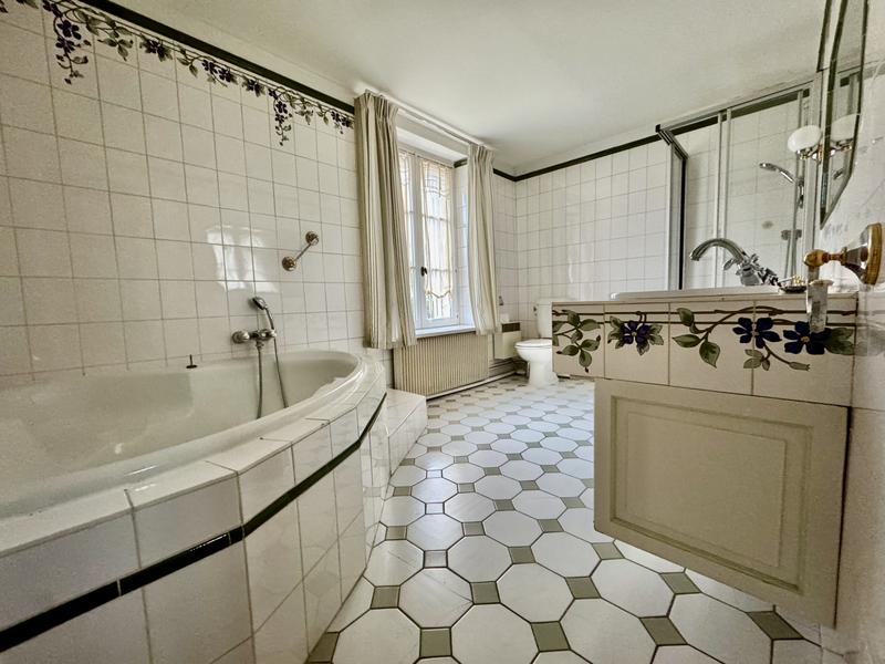 Maison ancienne - 222 m² - 8 pièces