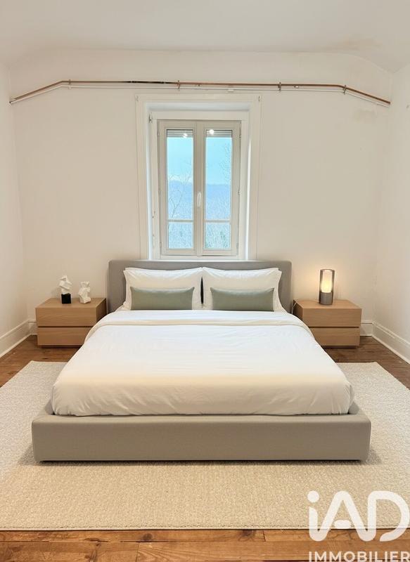 Maison - 207 m² - 10 pièces