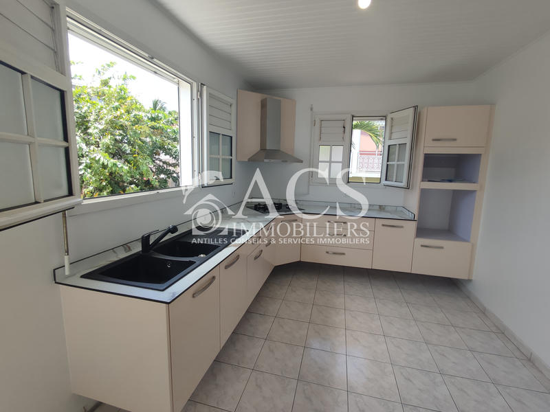 Maison - 104 m² - 4 pièces