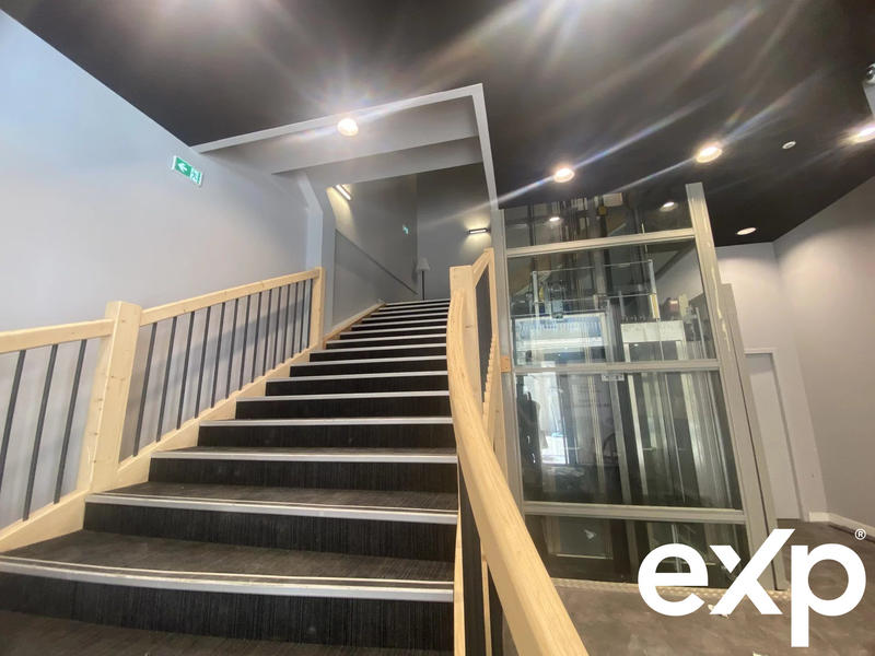 Fonds de commerce - Magasins - 246 m²